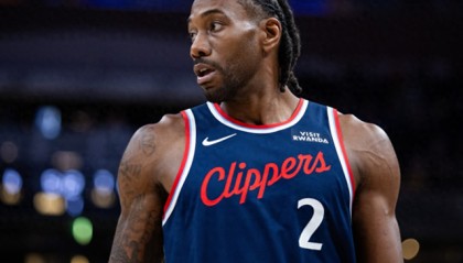 九游体育app下载官网-连续55场！伦纳德继续爆发，悄然达成历史第一，难怪拒绝送去勇士|小卡|克里斯-米德尔顿|克里斯·米德尔顿|马文·巴格利三世|克里斯·奇奥扎_新浪体育_新浪新闻