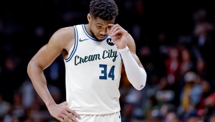 美记：字母哥出场29场也只赢15场 雄鹿无法通过交易重返争冠行列