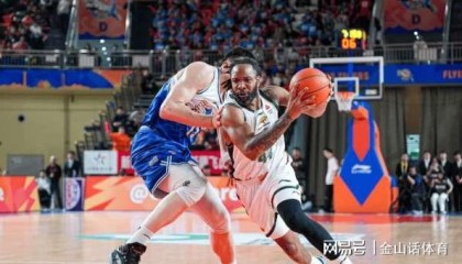 九游体育实况比分-你可是国字号啊！27岁后卫9中1仅得3分，正负值-30，全场倒数第一